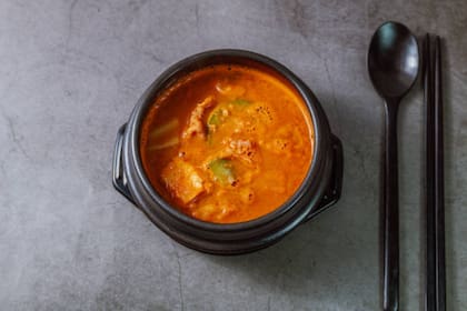 El gochu se elabora con chiles asiáticos y con ellos se prepara el gochugaru (Foto Pexels)