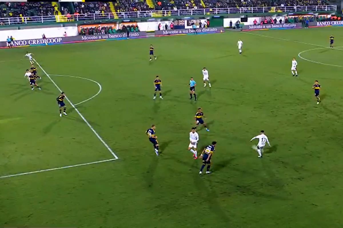 El gol anulado a Defensa: el VAR dictaminó fuera de juego de Gutiérrez