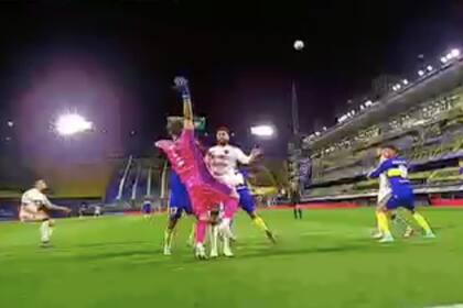 El gol anulado a Patronato, por una supuesta falta contra Agustín Rossi, cuando el tanteador era 0-0 en La Bombonera.