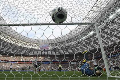 El gol de Hirving Lozano para el gran triunfo de México sobre el campeón Alemania