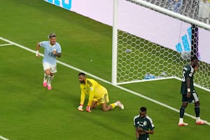 El equipo de Bielsa lo dio todo, pero Arabia Saudita se sostuvo con el arquero maravilla
