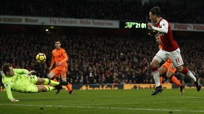 El gol de Mesut Özil