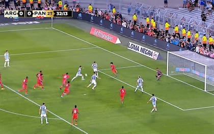 El gol de Thiago Almada para el desahogo de Argentina ante Panamá