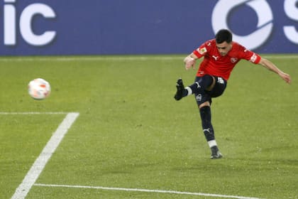 El gol de tiro libre de Alan Soñora para el 2-0 parcial de Independiente a Colón, por la 9ª fecha del Torneo 2021.