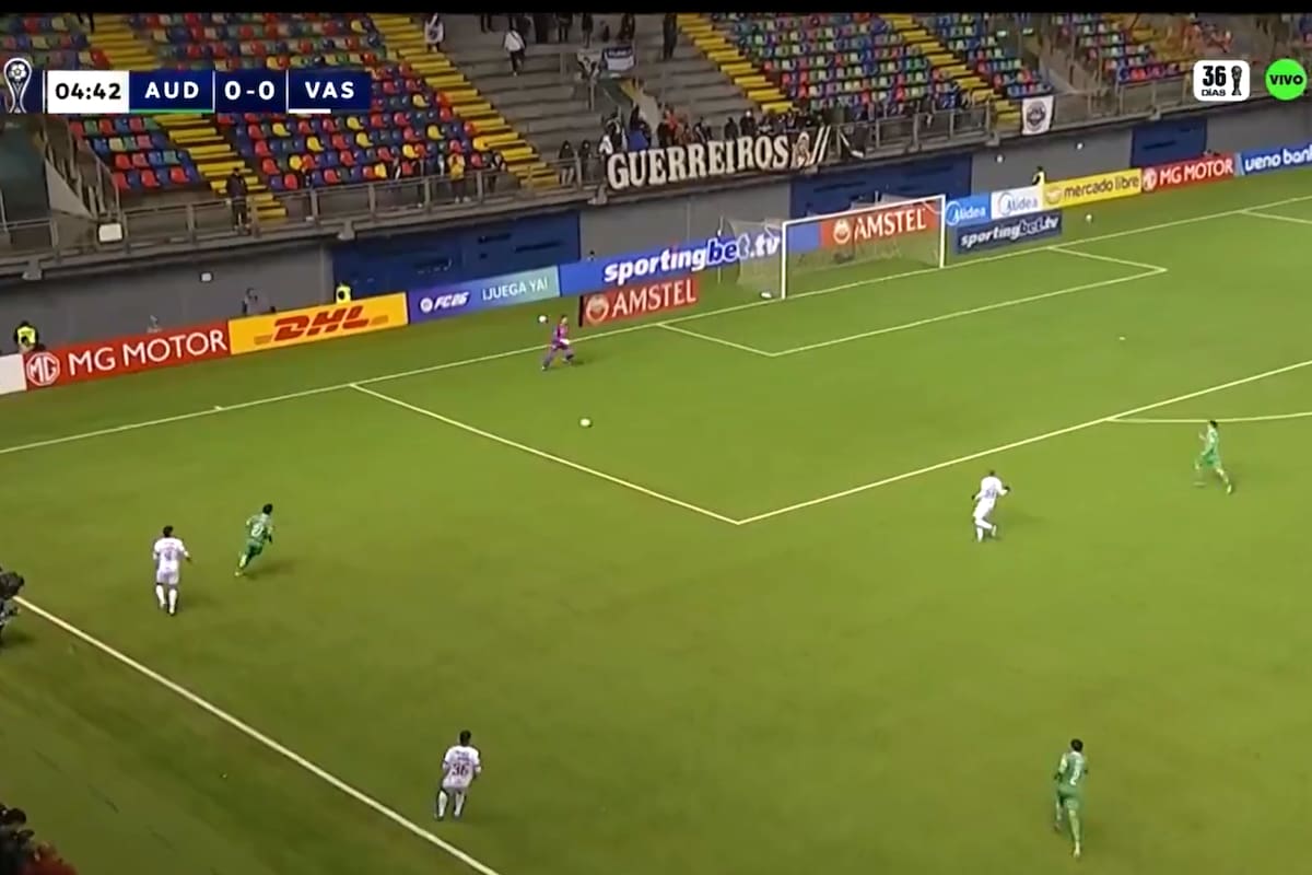 El gol en contra de Vasco da Gama que le dio la ventaja parcial a Audax Italiano en la Copa Sudamericana