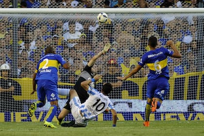 El gol tucumano, anotado por Leandro González