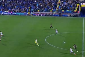 El golazo desde la mitad de la cancha de Aldosivi ante Rosario Central