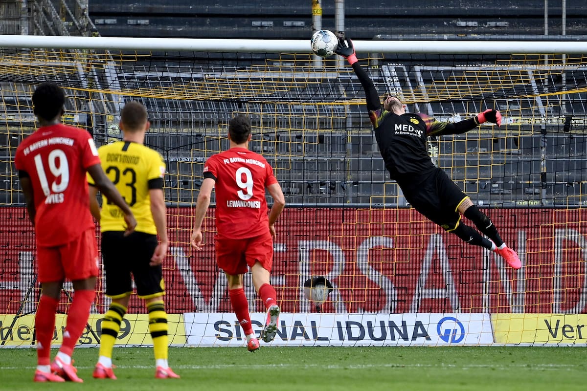 El golazo de emboquillada de Kimmich por encima de la estirada del arquero Burki