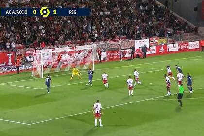 El golazo de Lionel Messi para PSG en su visita al Ajaccio, por la Ligue 1