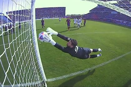 El golazo de Malcorra, que hizo que Batalla entre con la pelota, fue una de las pocas jugadas que cortaron con las asperezas del San Lorenzo-Rosario Central