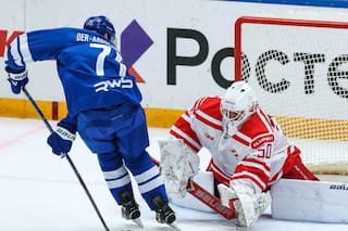 El gol "imposible" en la liga de hockey sobre hielo rusa que explotó en las redes sociales