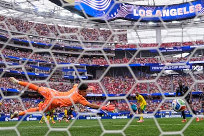 El golazo de Stephen Eustaquio