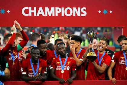 El goleador, con la copa: Firmino amargó a sus compatriotas