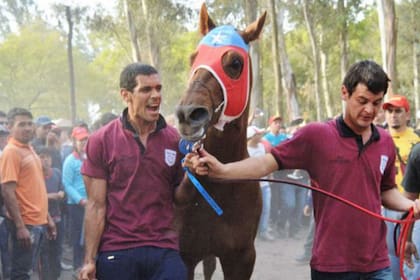 El goleador de Lanús y su otra pasión, los caballos de carrera