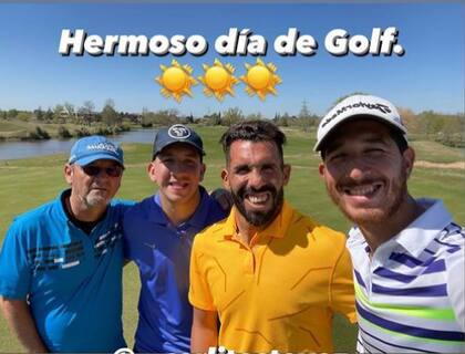 El golf con amigos es una de las actividades que más le gustan y que llenan su tiempo tras su salida del fútbol profesional.