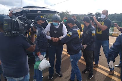 El golfista Ángel "Pato" Cabrera llega a Puerto Iguazú, extraditado desde Brasil