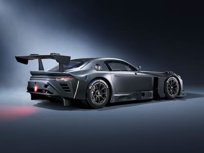 El GR GT3 tiene unas dimensiones de 4785 mm de largo, 2050 mm de ancho y 1090 mm de alto
