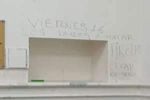 El grafiti con amenazas que apareció en el Carlos Pellegrini