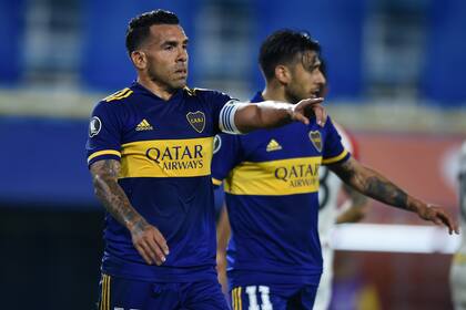 El gran capitán: Tevez condujo a Boca a una cómoda victoria con dos goles