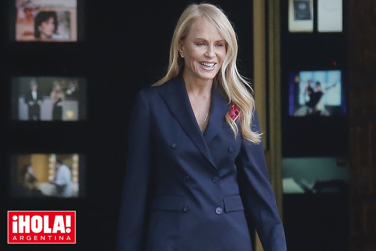 El gran día de Bolocco: inauguró una exposición de vestidos y alhajas que lució en su vida profesional y presentó su libro, Cecilia Bolocco: 40 años en la moda.