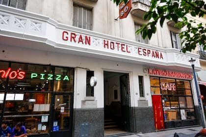 El Gran Hotel España, en Tacuarí 80, en el centro porteño