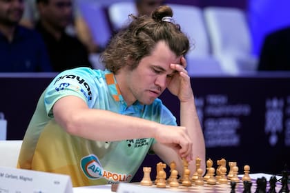 El gran maestro de ajedrez Magnus Carlsen queda en tablas contra "el mundo"
