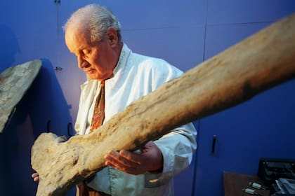 El gran paleontólogo argentino José Bonaparte