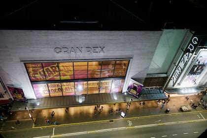 El Gran Rex visto desde el Ópera