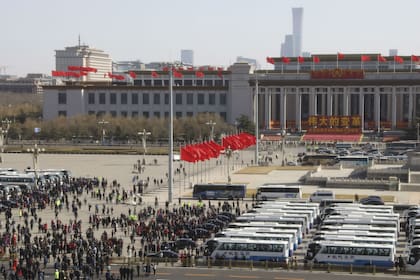 El Gran Salon del Pueblo, sede de la Asamblea Nacional Popular, en la plaza Tiananmen de Pekín
