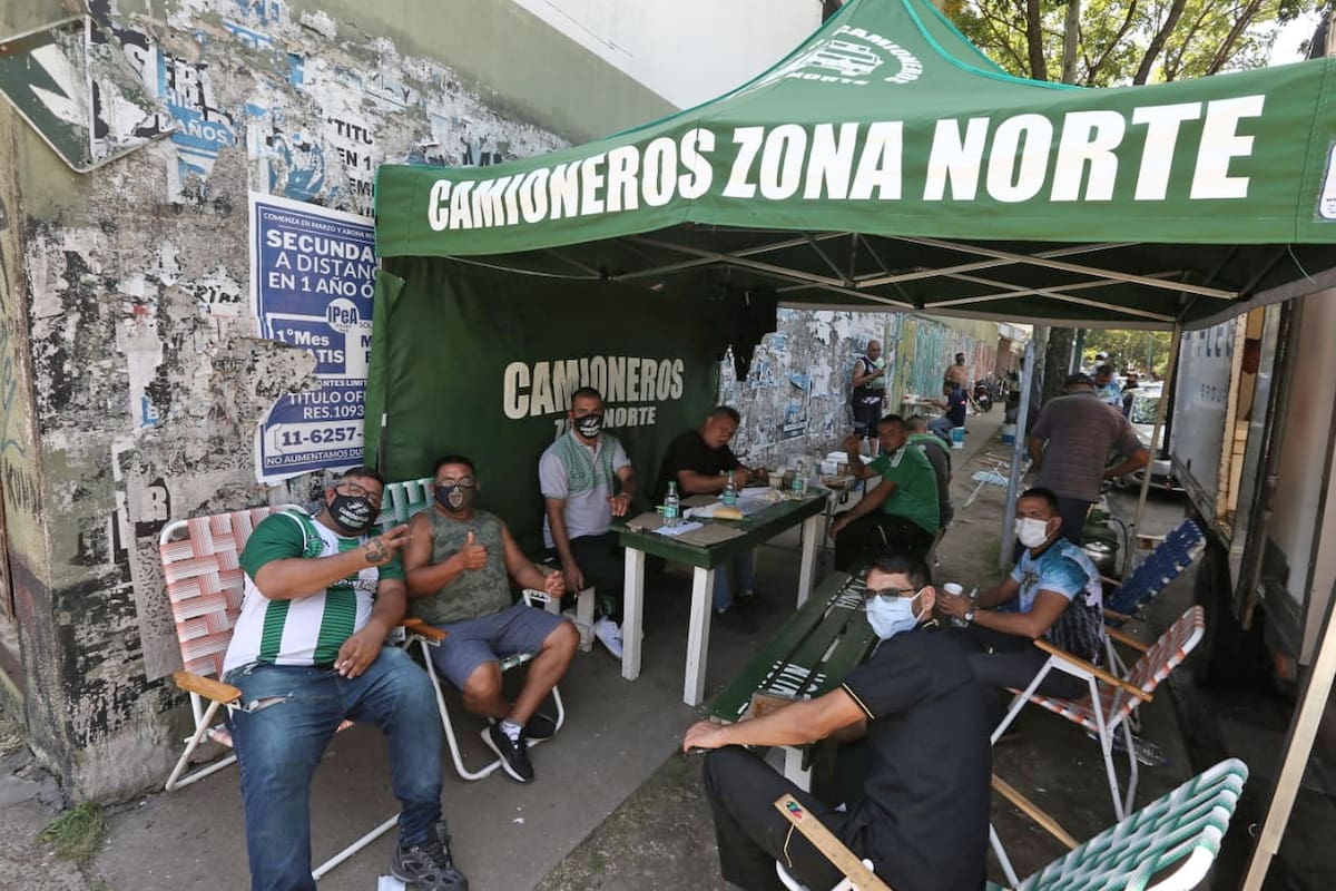 El gremio de Hugo Moyano mantiene desde hace ocho días el bloqueo de un centro de logística por el reclamo de encuadramiento sindical de unos 30 trabajadores