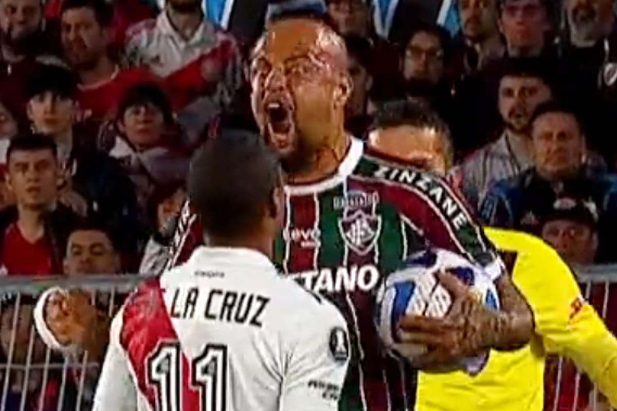 El "grito de batalla" de Felipe Melo ante Nicolás de la Cruz durante el primer tiempo entre River Plate y Fluminense