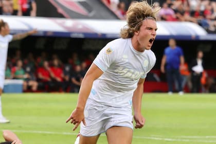 El grito de gol, uno de los tópicos del talentoso volante y... delantero