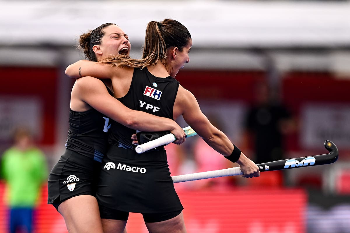 El grito de Juana Castellaro con Agostina Alonso en el primer gol de Argentina ante Alemania