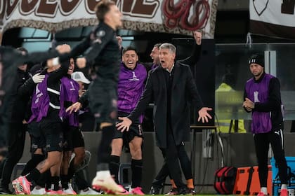 El grito del Titán Palermo en el banco