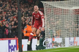 Mac Allister, al ataque: cabezazo y bombazo arriba en el increíble 4-3 de Liverpool