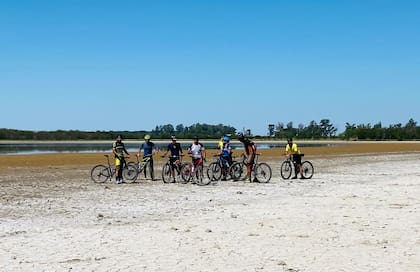 El grupo Bike Team Rojas nació hace cuatro años, todos los fines de semana entrenan juntos
