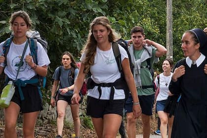 El grupo como el Opus Dei o los Legionarios de Cristo está conformado tanto por religiosos como por laicos.