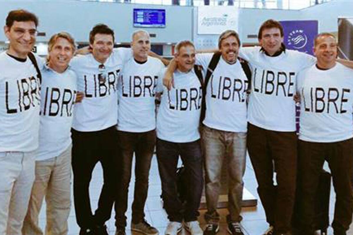 El grupo de amigos antes de viajar