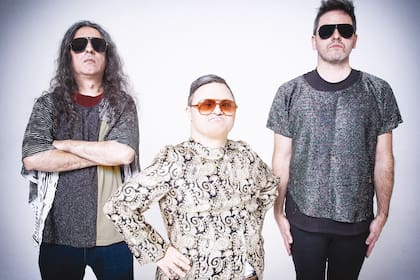 El grupo de Miguel Tomasín, baterista con síndrome de Down, presenta un nuevo documental y avisa que tiene material para 350 discos más