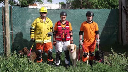 El grupo K9 de la Federación de Bomberos Voluntarios de Córdoba