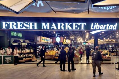 El grupo Libertad puso un pie en el mercado porteño con la apertura del Fresh Market, en el shopping Dot, hace apenas un par de meses