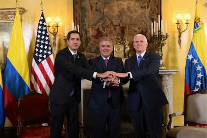 Juan Guaidó, Mike Pence e Iván Duque en Colombia en 2020