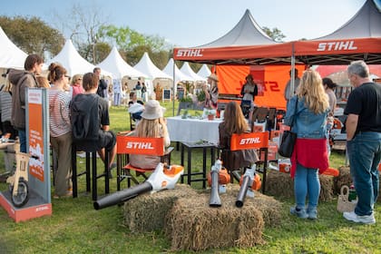 El Grupo STIHL desarrolla, fabrica y distribuye máquinas accionadas por motor para el paisajismo, los trabajos de construcción y la jardinería.