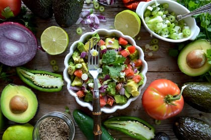 El guacamole es de las pocas comidas favoritas para el Super Bowl que no tienen origen en EE.UU.