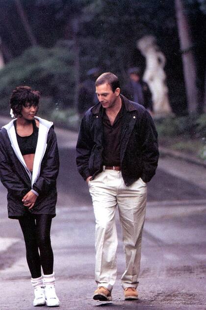 El guardaespaldas cumple 30 años: Kevin Costner y Whitney Houston protagonizan el film que quedó en la historia