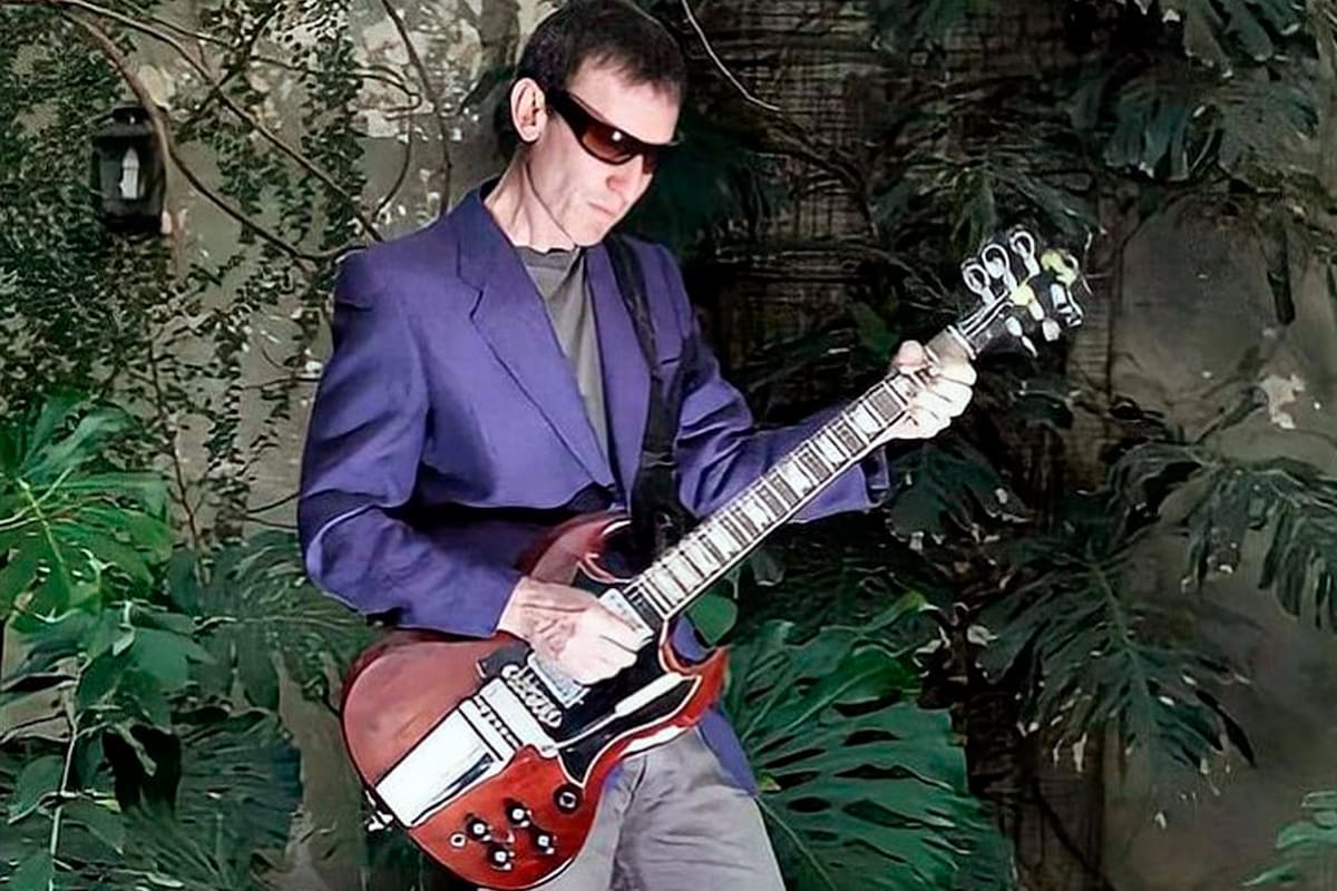 El guitarrista y compositor compartió "Un fugaz resplandor" con sus seguidores