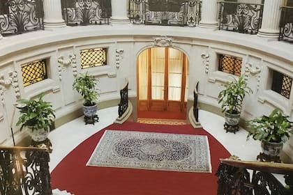 El hall de entrada del lugar que albergará por cuatro días al Papa
