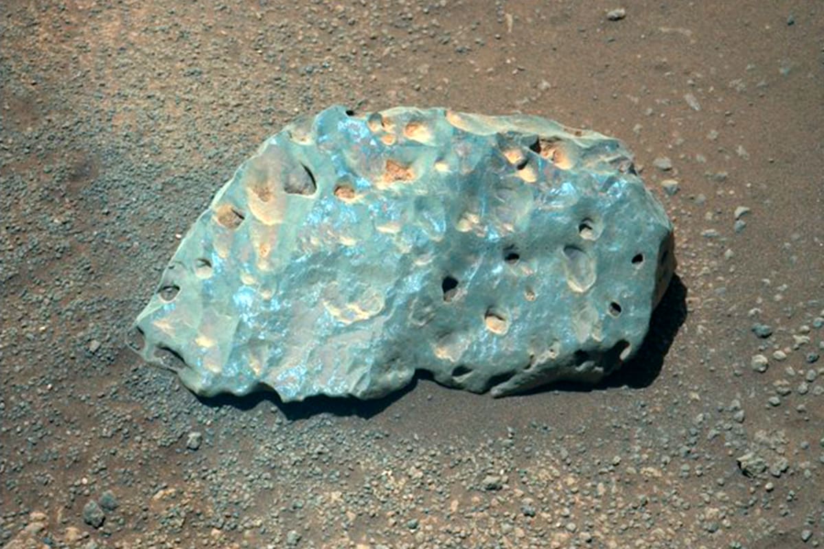 El hallazgo de la extraña pieza ocurrió cuando el rover esperaba al helicóptero Ingenuity para una misión en conjunto