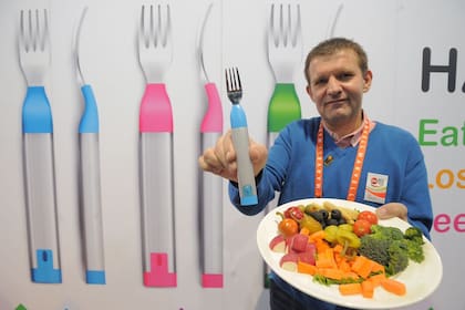 El HAPIfork, un tenedor inteligente que lleva un registro de los alimentos consumidos