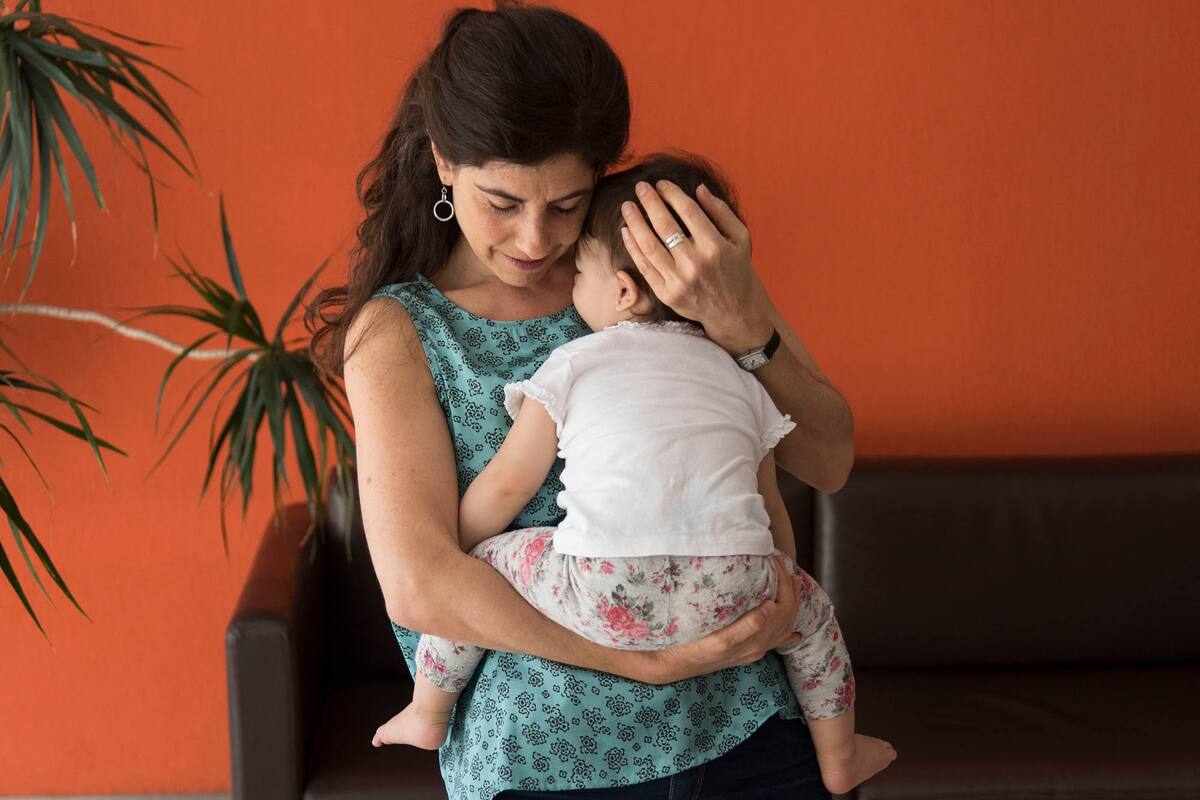 El hashtag #YoCríoSola sacó a la luz el avance de los hogares monoparentales, que ya representan el 23,7% en la Argentina, según la UCA; la mayoría está a cargo de mujeres
